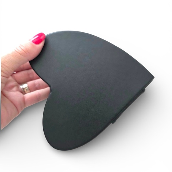 YSL Beauty Heart Shape Makeup Case with Mirror - Picture 4 of 5